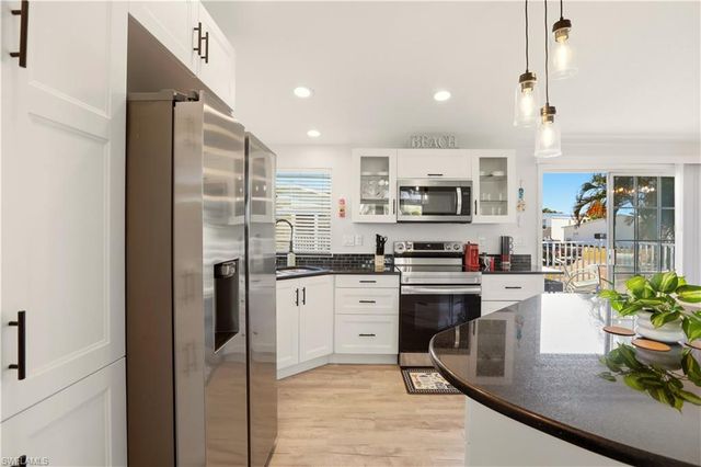 158 Nanaimo TRL, Fort Myers Beach, FL 33931