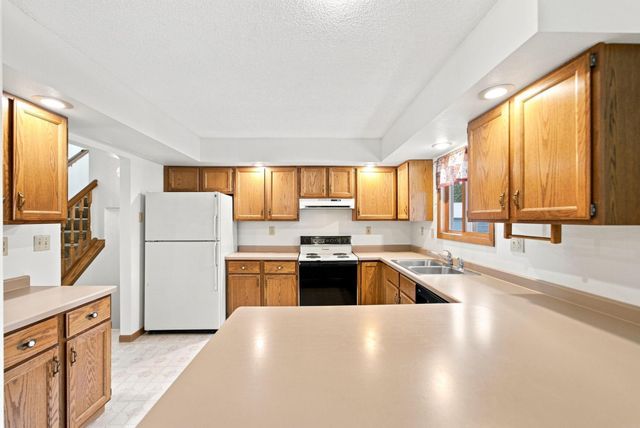 1520 Danish Drive, Cedar Falls, IA 50613