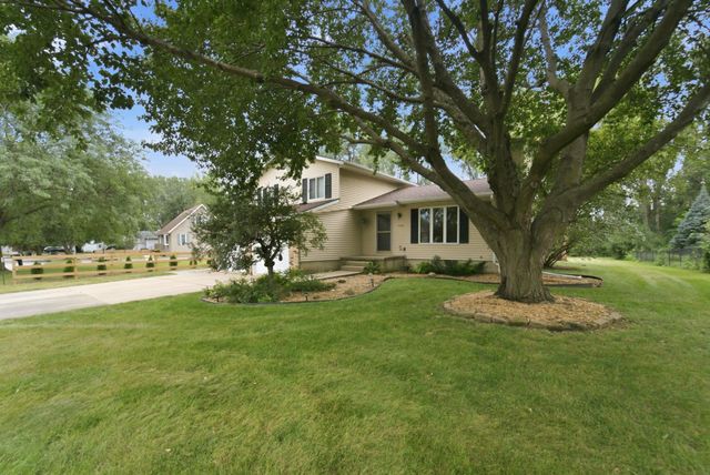 1520 Danish Drive, Cedar Falls, IA 50613