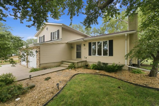 1520 Danish Drive, Cedar Falls, IA 50613