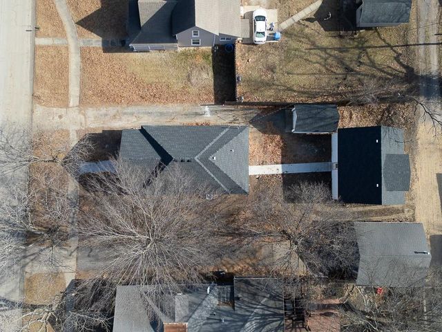 308 E 2nd Street, Tonganoxie, KS 66086