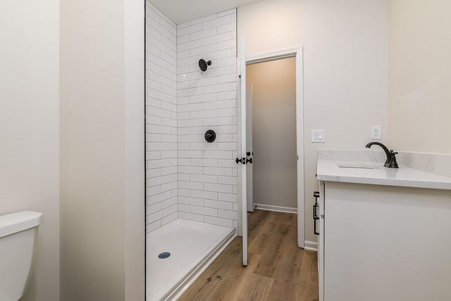 308 E 2nd Street, Tonganoxie, KS 66086