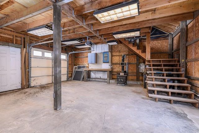 308 E 2nd Street, Tonganoxie, KS 66086