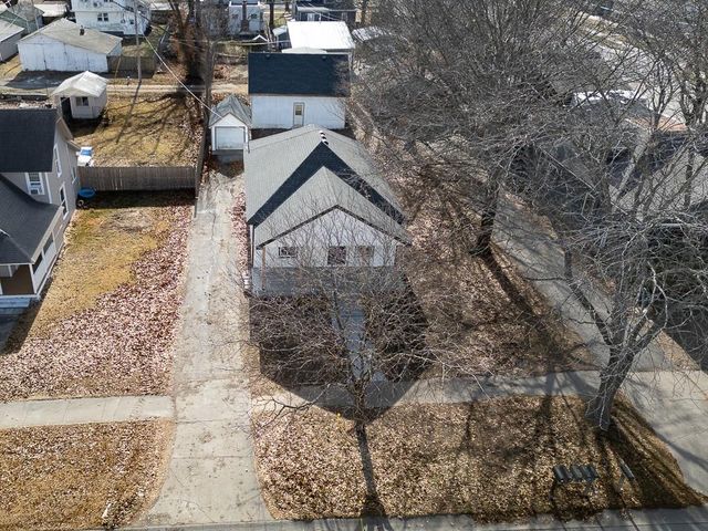 308 E 2nd Street, Tonganoxie, KS 66086