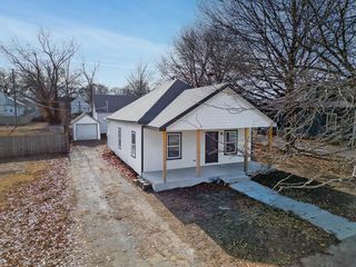 308 E 2nd Street, Tonganoxie, KS 66086