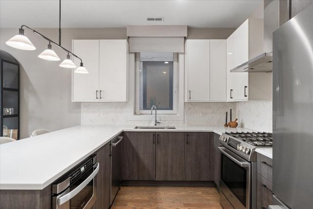 815 N PAULINA Street 2N, Chicago, IL 60622