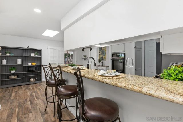 1531 Oak Hill Dr, Escondido, CA 92027
