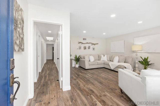 1531 Oak Hill Dr, Escondido, CA 92027