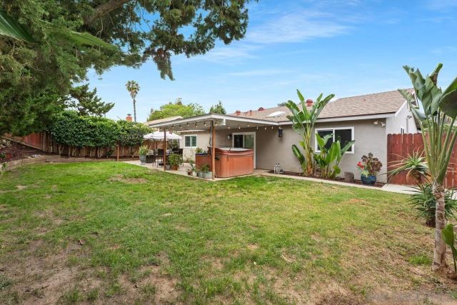1531 Oak Hill Dr, Escondido, CA 92027