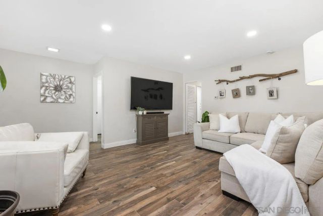 1531 Oak Hill Dr, Escondido, CA 92027
