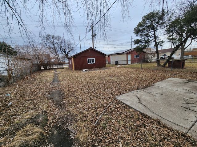 9614 S Maplewood Avenue, Evergreen Park, IL 60805