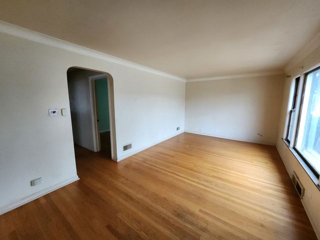 9614 S Maplewood Avenue, Evergreen Park, IL 60805