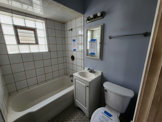 9614 S Maplewood Avenue, Evergreen Park, IL 60805