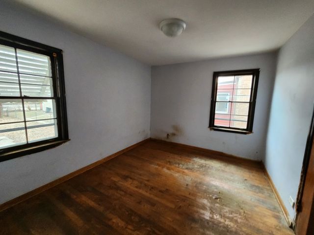 9614 S Maplewood Avenue, Evergreen Park, IL 60805