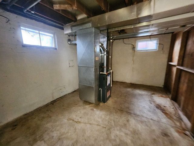 9614 S Maplewood Avenue, Evergreen Park, IL 60805