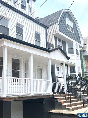 215 Jewett Avenue, Jersey City, NJ 07304