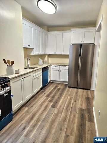 215 Jewett Avenue, Jersey City, NJ 07304