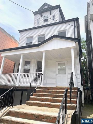215 Jewett Avenue, Jersey City, NJ 07304