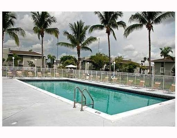 426 NE 210th Cir Terrace 1032, Miami, FL 33179