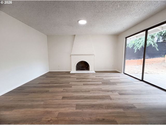 3755 Sw 4TH St, Gresham, OR 97030