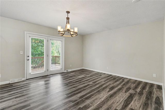 7601 E 76th Street, Kansas City, MO 64138