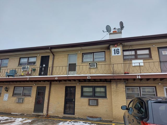 16 King Arthur Court 16, Northlake, IL 60164