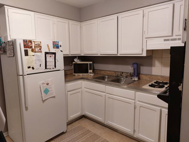 16 King Arthur Court 16, Northlake, IL 60164