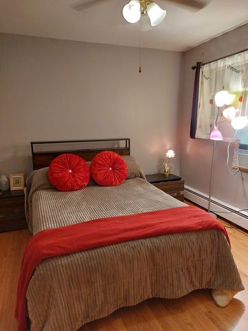 16 King Arthur Court 16, Northlake, IL 60164