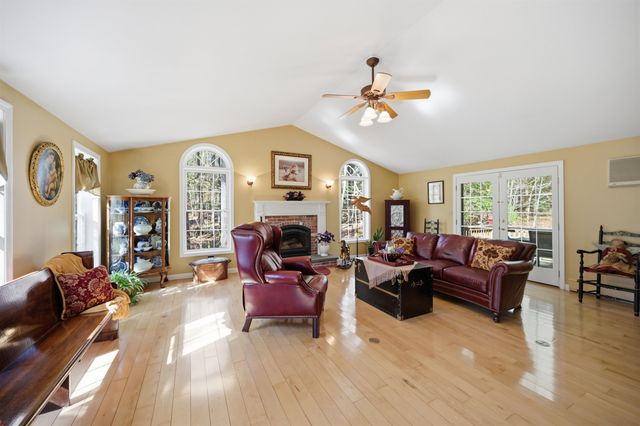 5 Sleeper Lane, Sandown, NH 03873