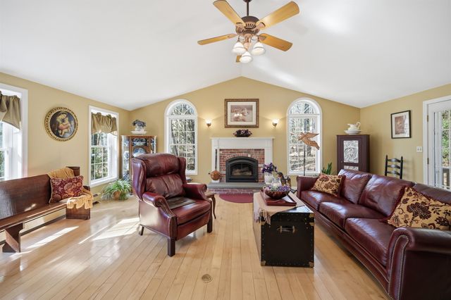 5 Sleeper Lane, Sandown, NH 03873