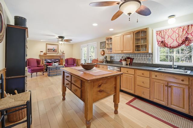 5 Sleeper Lane, Sandown, NH 03873