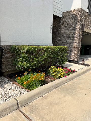 1224 Upton Street, Houston, TX 77020