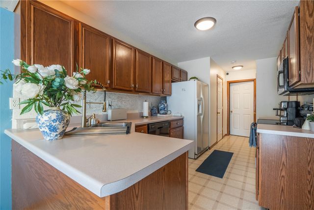 7306 Walden Rd NE, Cedar Rapids, IA 52402