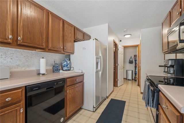 7306 Walden Rd NE, Cedar Rapids, IA 52402