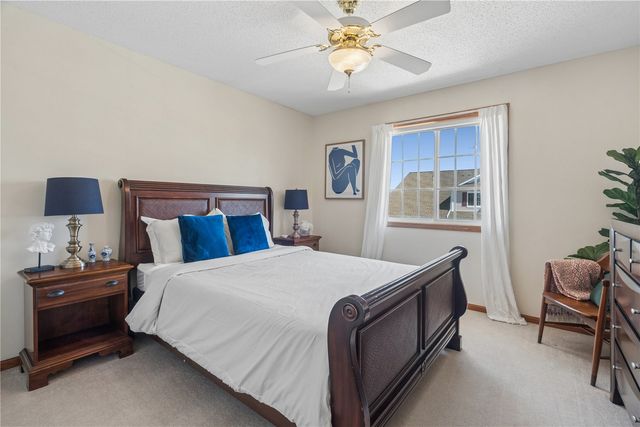 7306 Walden Rd NE, Cedar Rapids, IA 52402