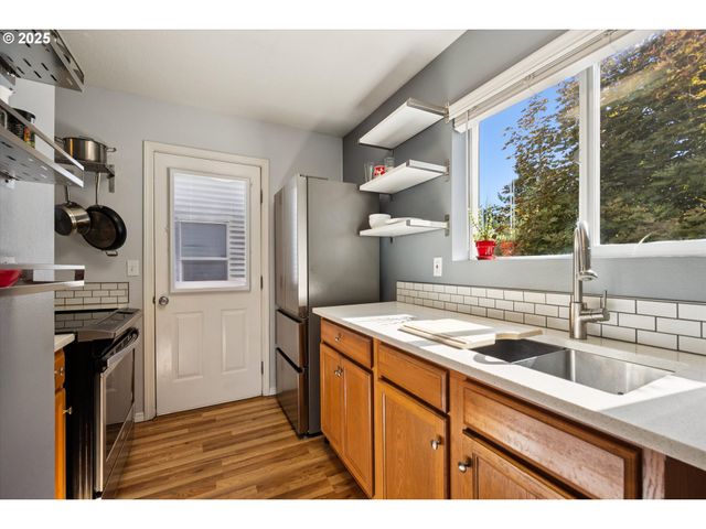 217 Ne 146TH Ave 39, Portland, OR 97230