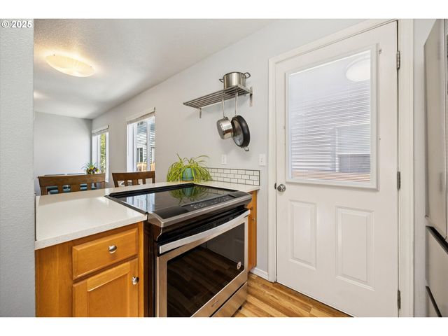 217 Ne 146TH Ave 39, Portland, OR 97230