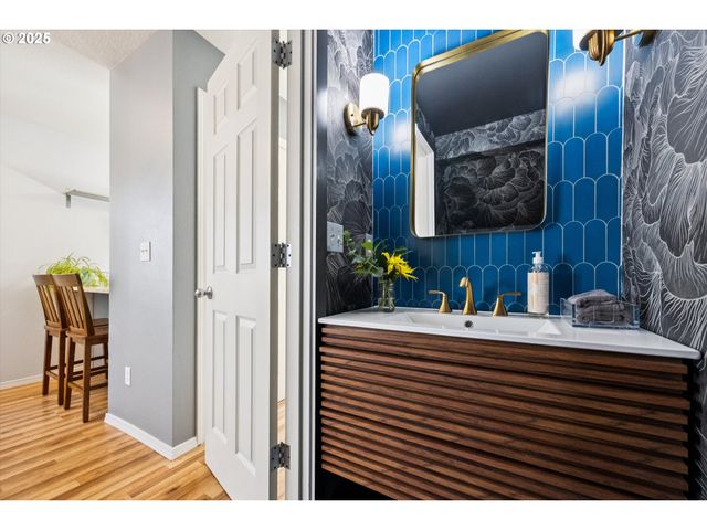 217 Ne 146TH Ave 39, Portland, OR 97230