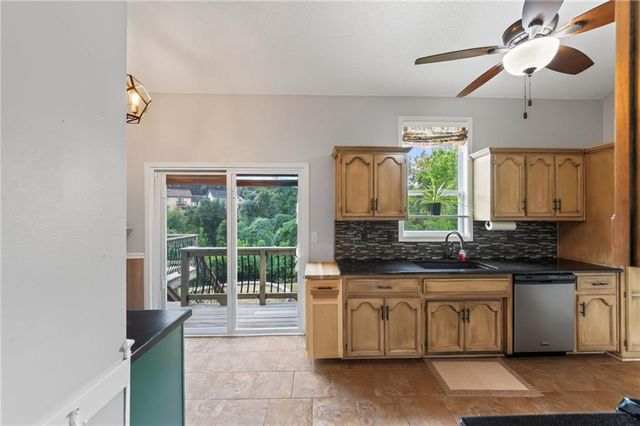 929 NW 63rd Street, Kansas City, MO 64118