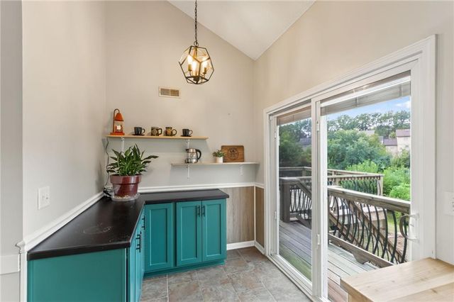 929 NW 63rd Street, Kansas City, MO 64118