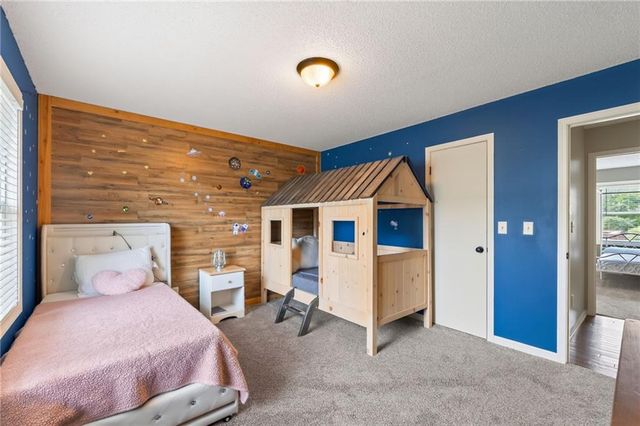 929 NW 63rd Street, Kansas City, MO 64118