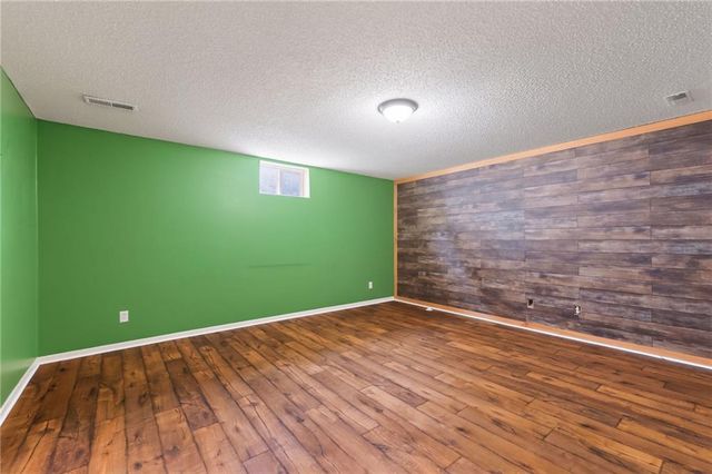929 NW 63rd Street, Kansas City, MO 64118