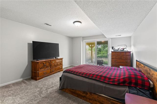 929 NW 63rd Street, Kansas City, MO 64118