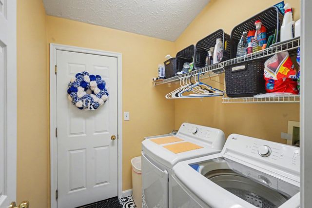 512 Shadow Ridge Drive, Highland Heights, KY 41076