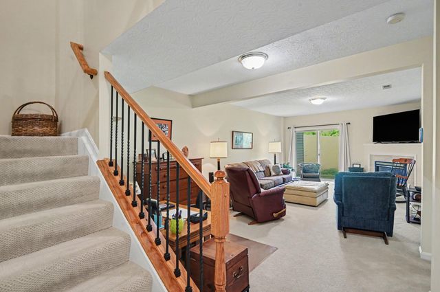 512 Shadow Ridge Drive, Highland Heights, KY 41076