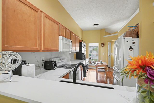512 Shadow Ridge Drive, Highland Heights, KY 41076
