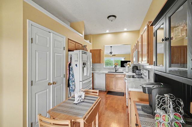 512 Shadow Ridge Drive, Highland Heights, KY 41076