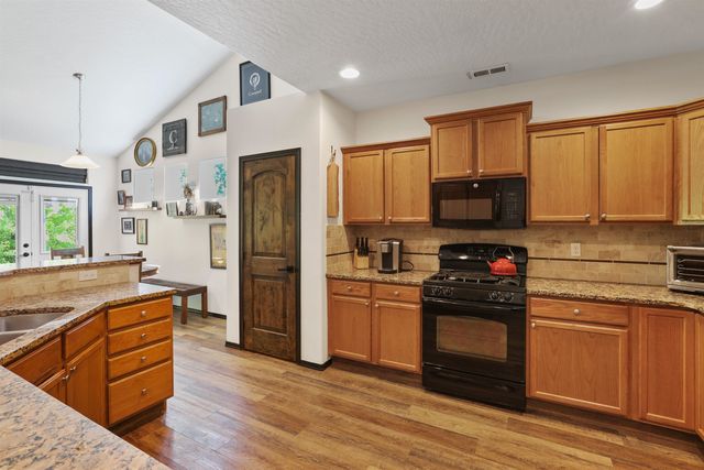 2217 S Lloyd Ct, Spokane, WA 99223