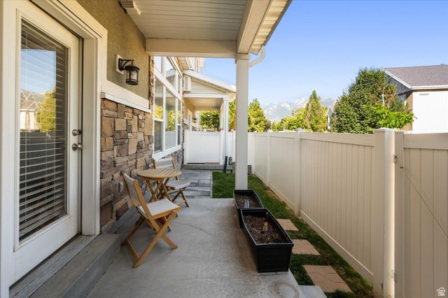 124 E MAHOGANY VIEW CT, Draper, UT 84020