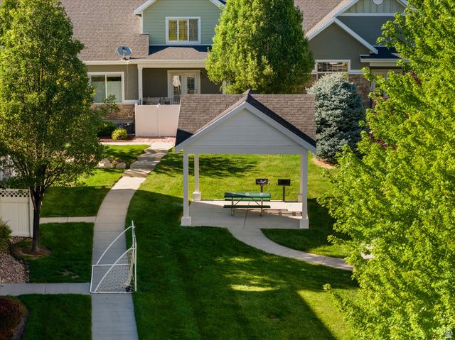 124 E MAHOGANY VIEW CT, Draper, UT 84020